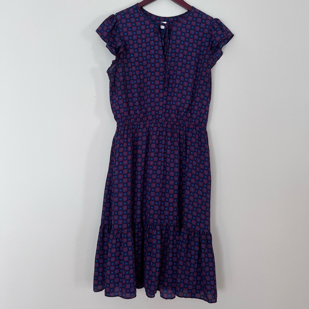 Gap ruffles petite midi dress with short sleeves small bow and pockets. Size L